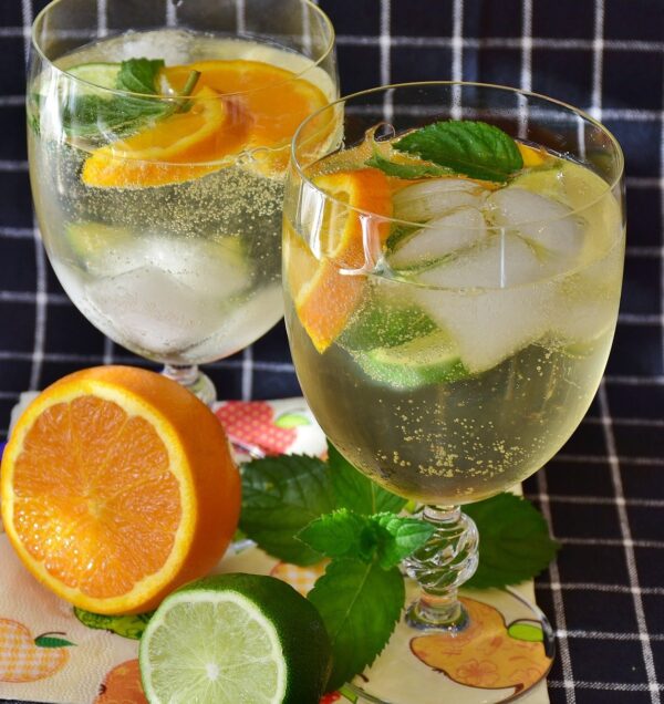 cocktail, prosecco, lime